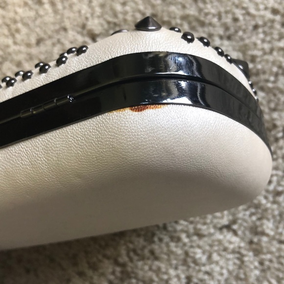 KoKo / Boohoo Skull Clutch - Picture 5 of 16